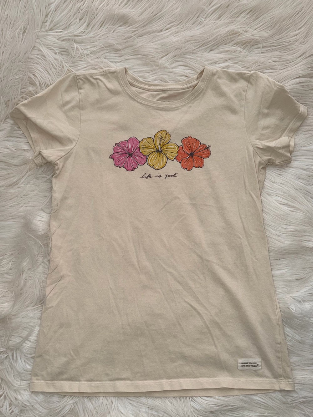 Life Is Good 3 Hibiscuses Crusher Beige Short Sleeve Tee
